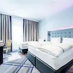 Hotel Premier Prager Strasse 3*